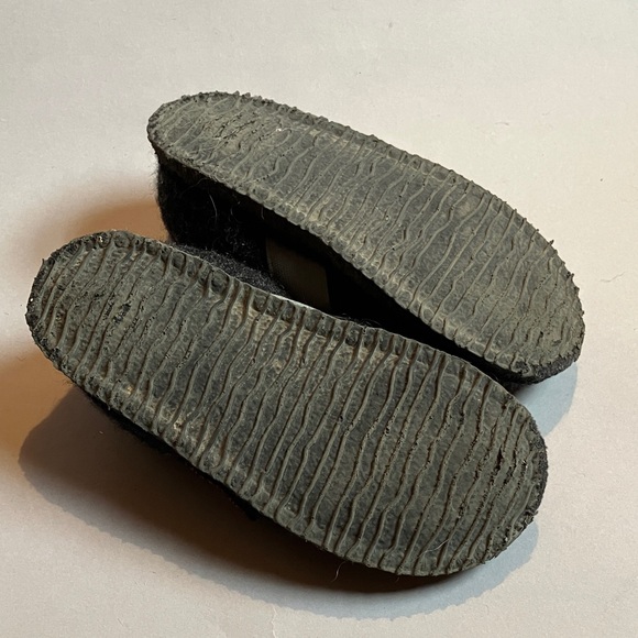 Giesswein 💯 Wool Kids Slippers - Picture 5 of 5